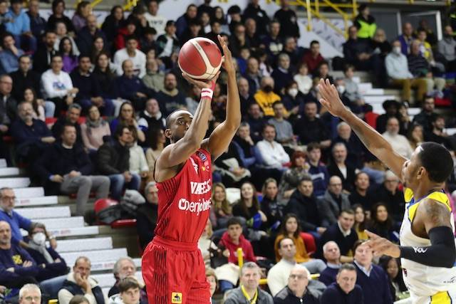 Tezenis Verona - Openjobmetis Varese 91-98