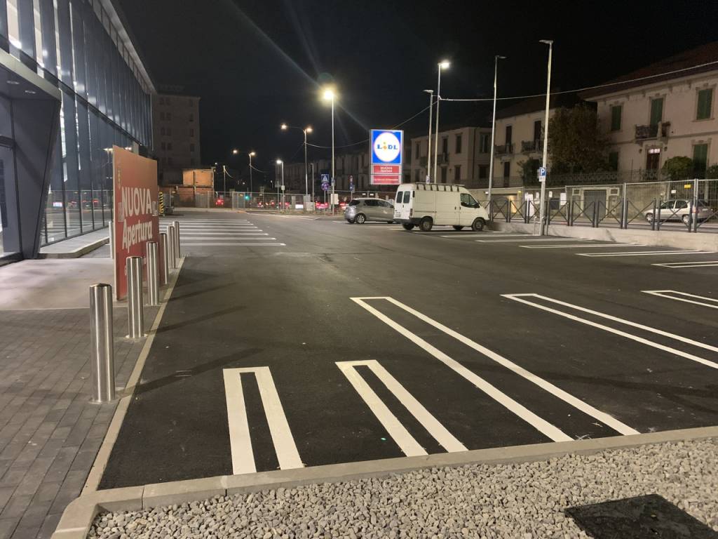 Torna la vitalità commerciale in via Carcano