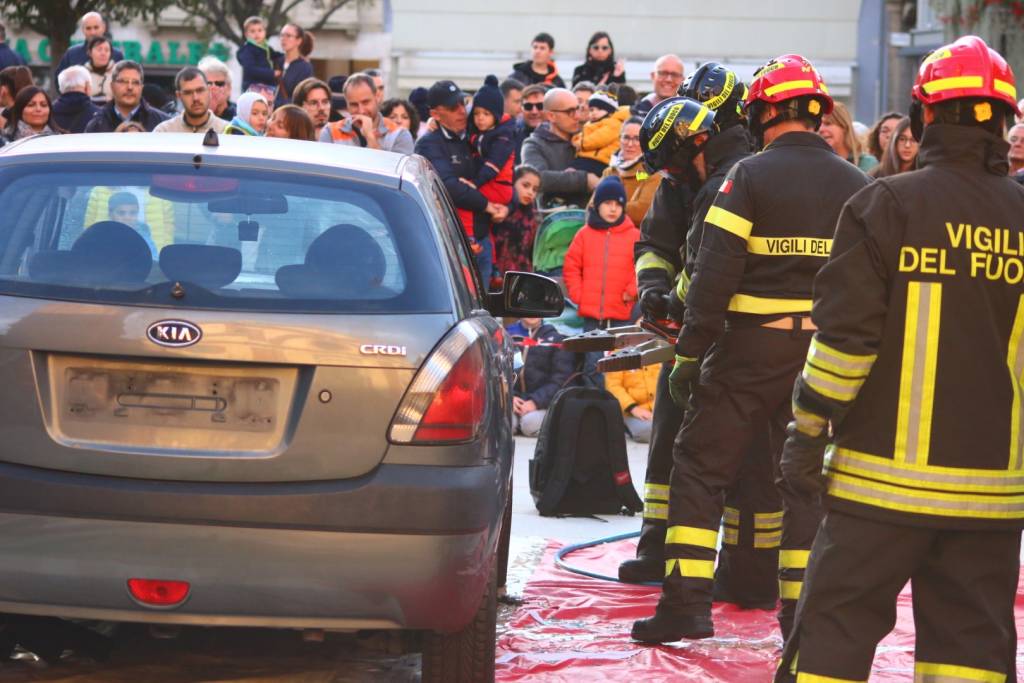 Vigili del Fuoco in piazza San Magno a Legnano