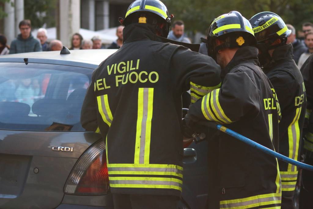 Vigili del Fuoco in piazza San Magno a Legnano