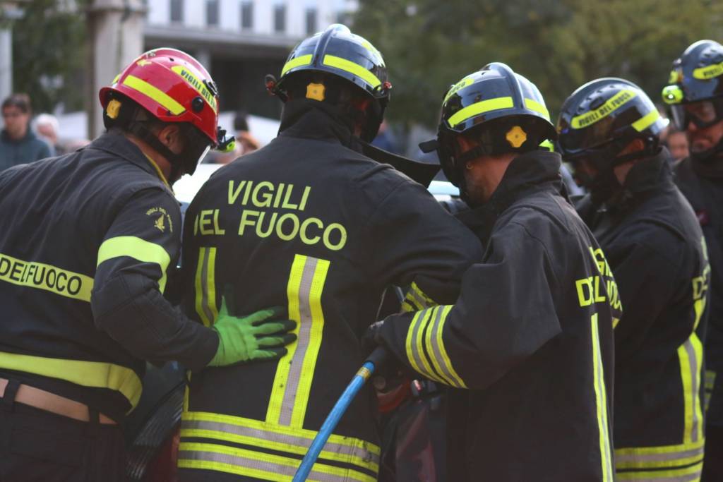 Vigili del Fuoco in piazza San Magno a Legnano