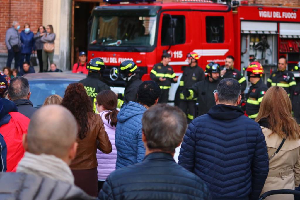 Vigili del Fuoco in piazza San Magno a Legnano