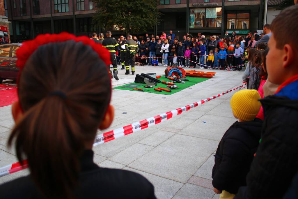 Vigili del Fuoco in piazza San Magno a Legnano