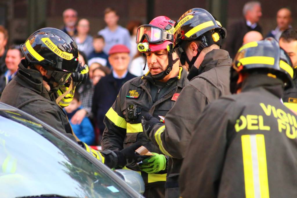 Vigili del Fuoco in piazza San Magno a Legnano