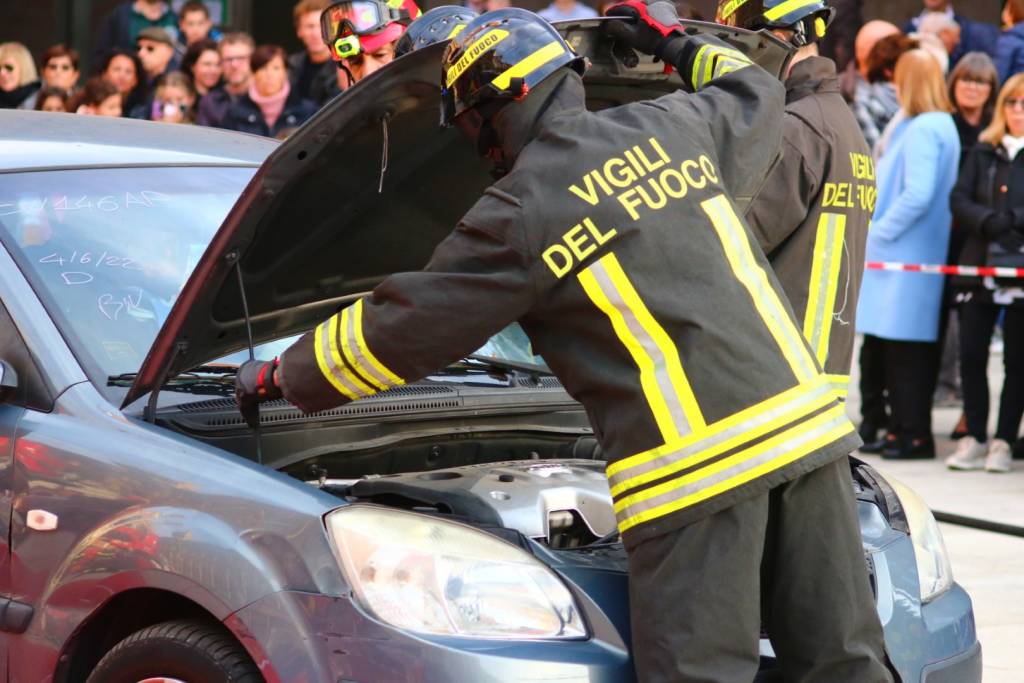 Vigili del Fuoco in piazza San Magno a Legnano