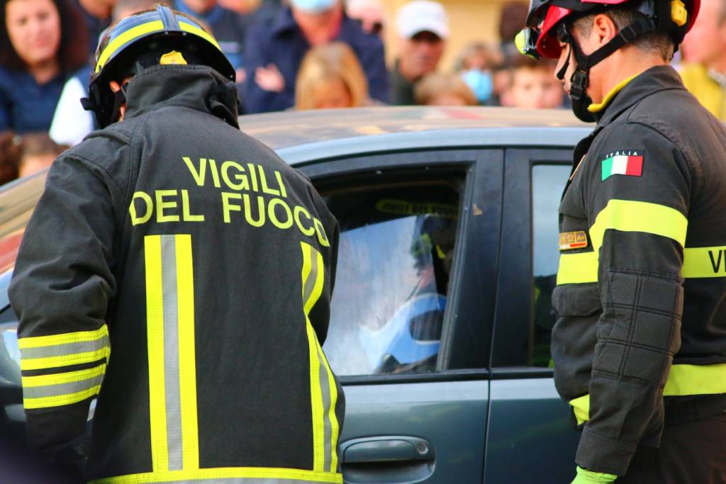 Vigili del Fuoco in piazza San Magno a Legnano