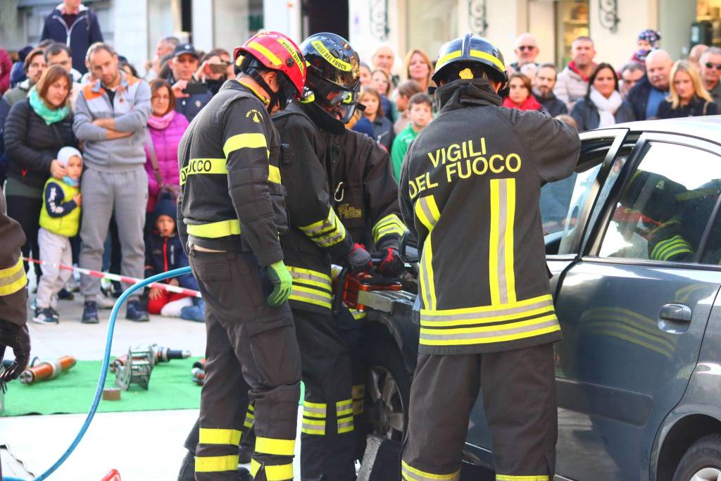Vigili del Fuoco in piazza San Magno a Legnano