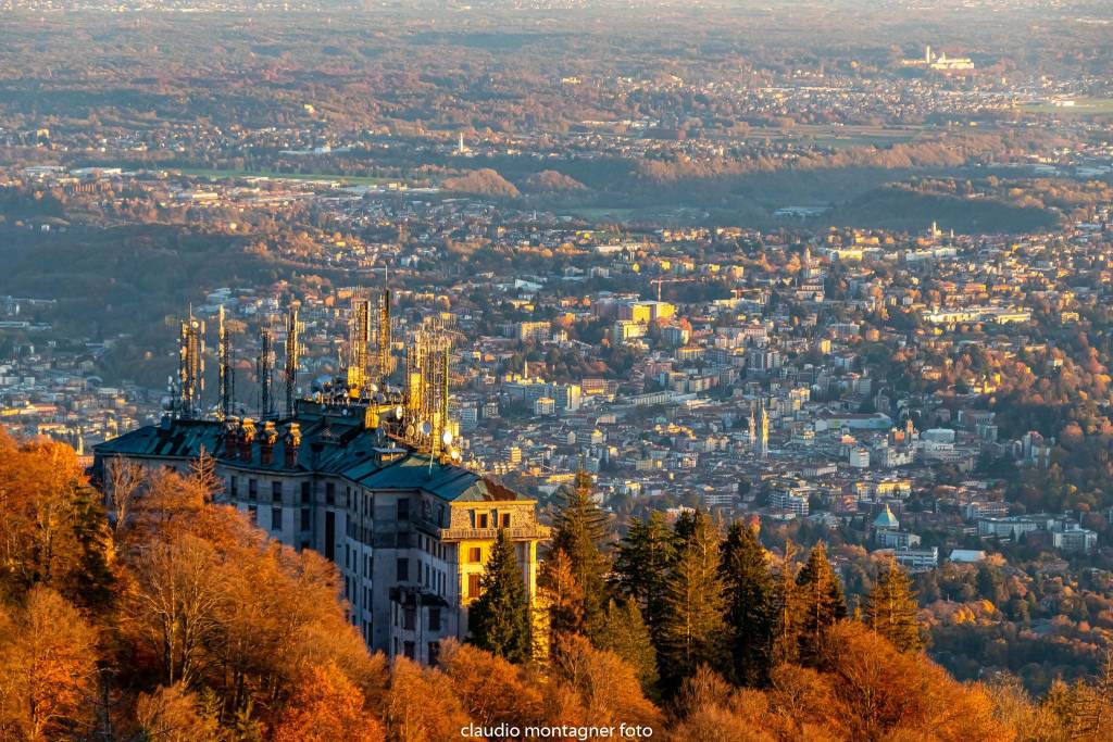 Vista sulla città di Varese dal Campo dei Fiori 