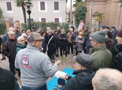 A Garbatola taglio del nastro per il nuovo defibrillatore donato in memoria di Aurelio Capuzzi