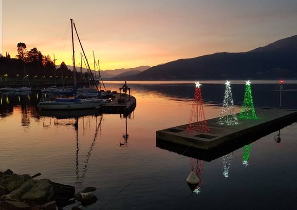 Un tramonto che accende le luci di Natale