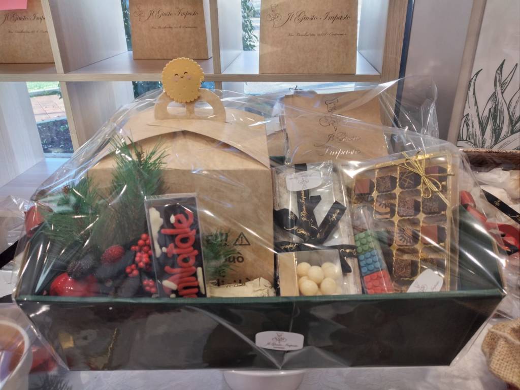 Dal "Giusto Impasto" i golosi cesti natalizi per privati e aziende