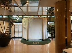 Dentro l’hotel City, fra poco studentato dell’Insubria