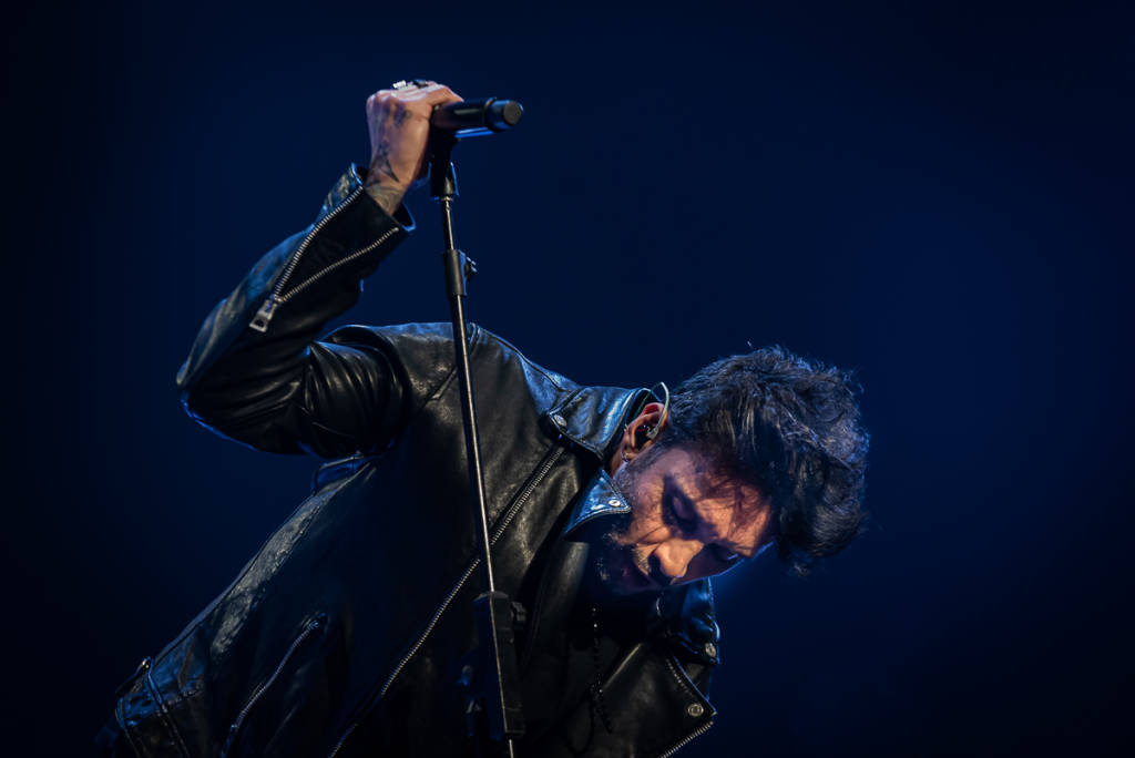 Fabrizio Moro in concerto al Forum di Assago di Milano 