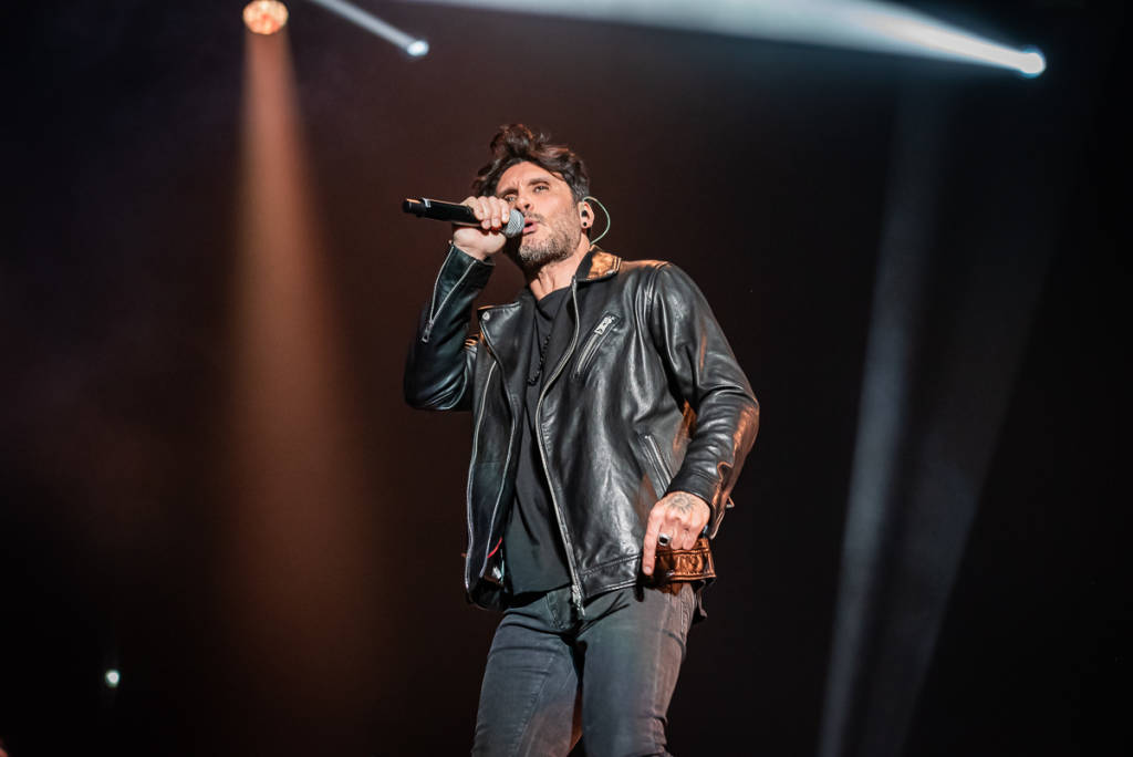 Fabrizio Moro in concerto al Forum di Assago di Milano 