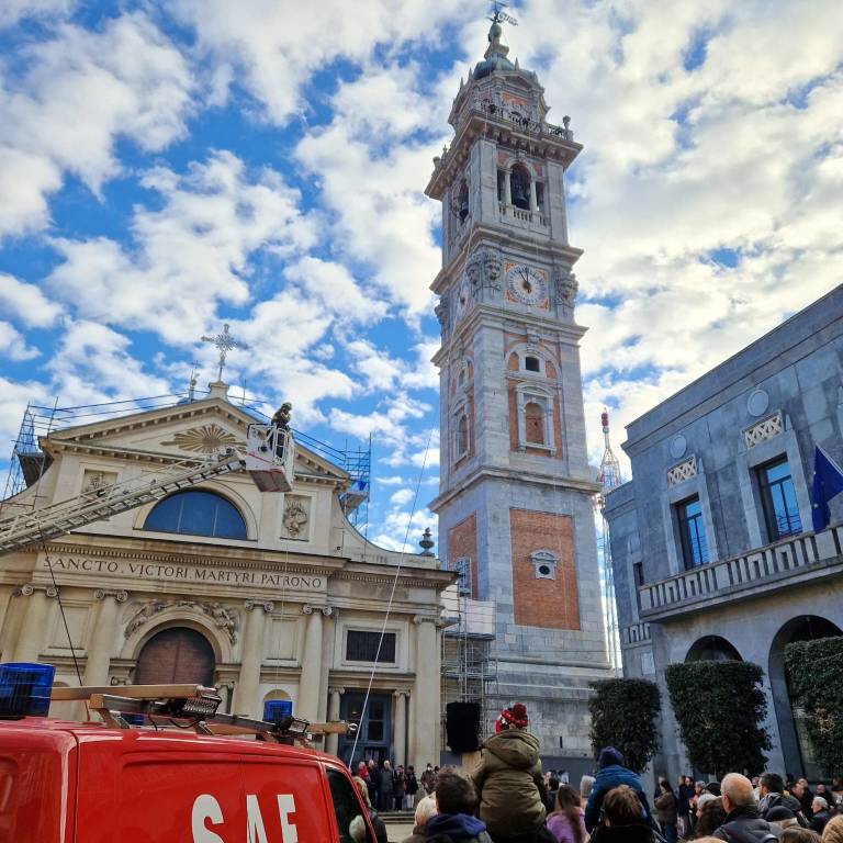 I Vigili del Fuoco sul Bernascone per la tradizionale "Corona dell'Immacolata"
