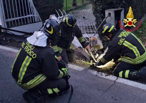 Incidente ad Olgiate olona contro una colonnina gas