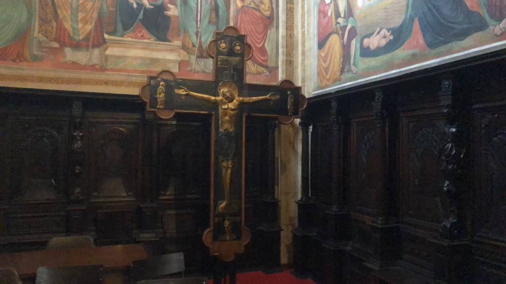 La croce del Palio in basilica a Legnano