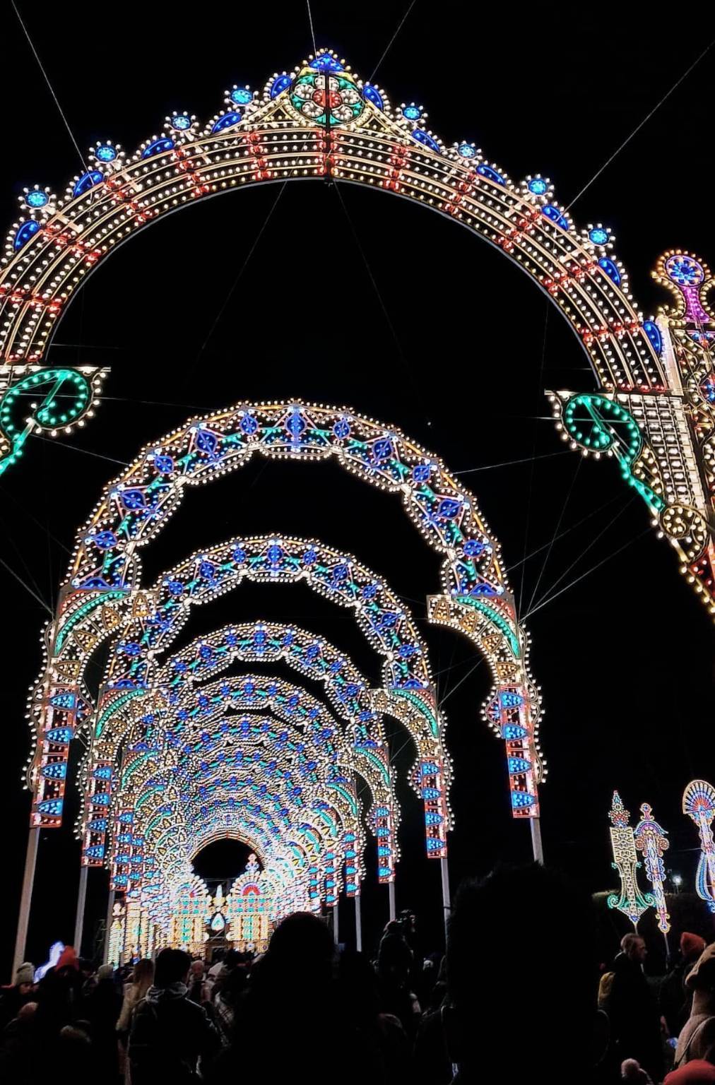 Le luci ai Giardini Estensi di Varese 2022 nelle foto di Ezio Cairoli 