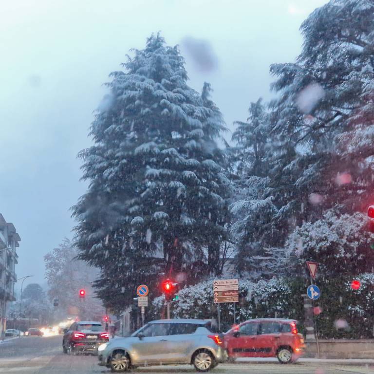 Neve in centro a Varese