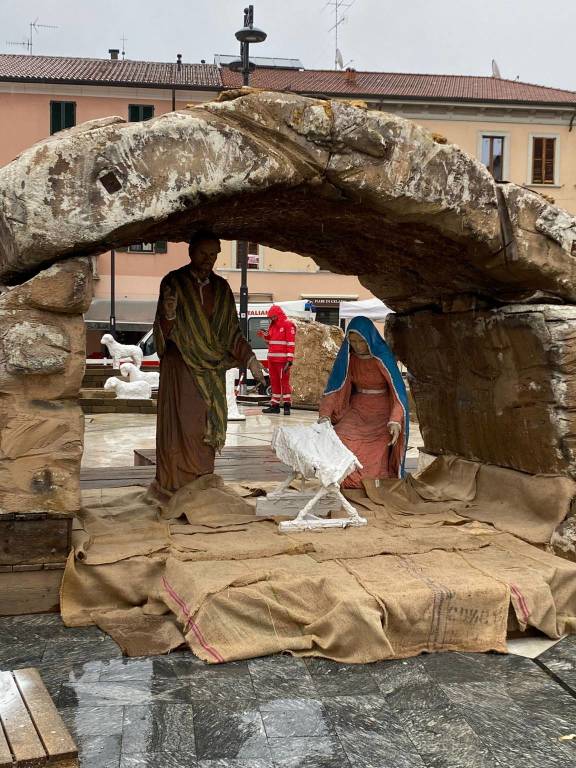 presepe volontari croce rossa busto arsizio