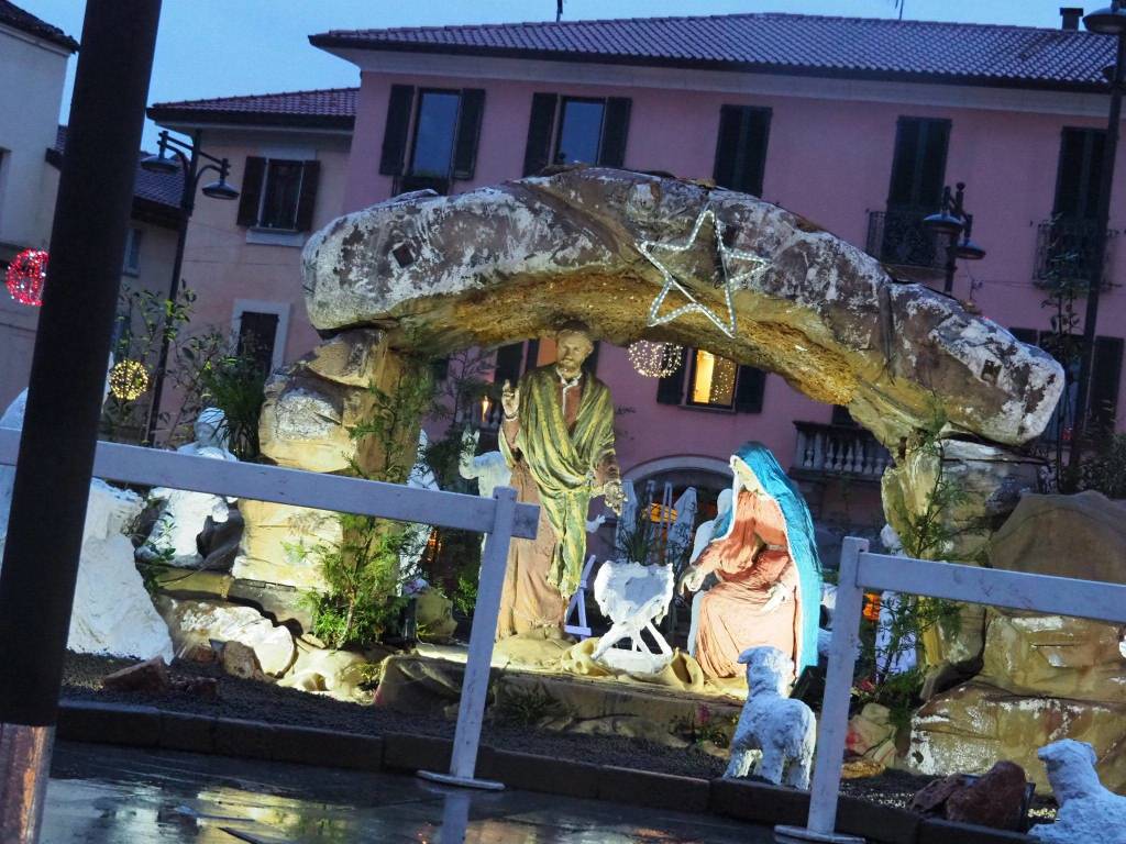 presepe volontari croce rossa busto arsizio