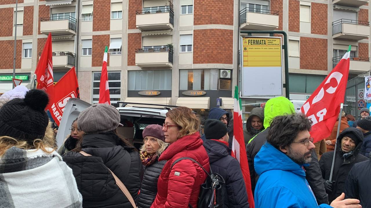 Presidio a Varese per lo sciopero generale 