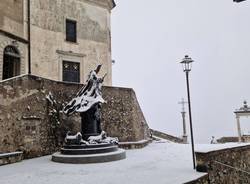 Risveglio con la neve al Sacro Monte