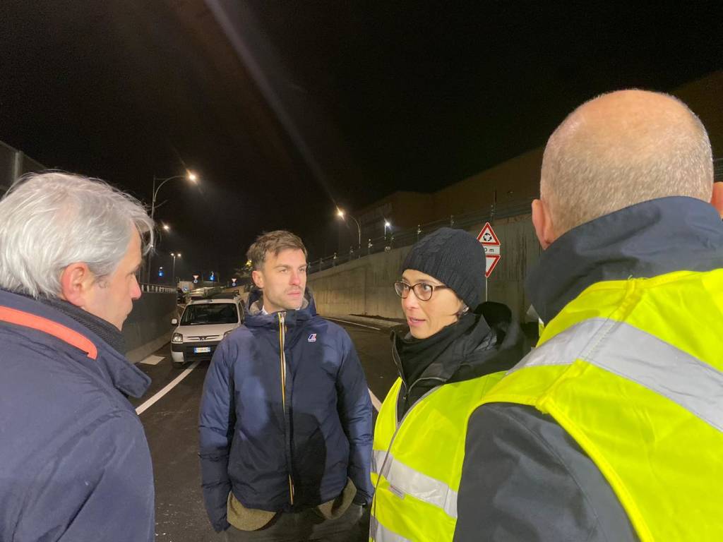 Rotonda e svincolo autostradale, sopralluogo all'alba di sindaco e assessore