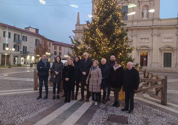 Saronno inaugura le luci di Natale