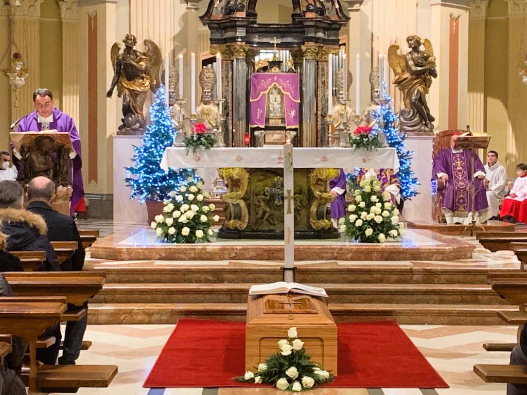 Tradate - Funerale monsignor Luigi Stucchi