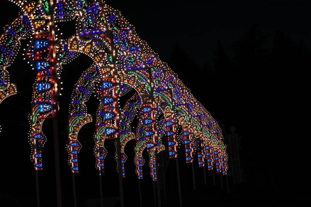 Ultime prove per le luci di Natale ai Giardini Estensi