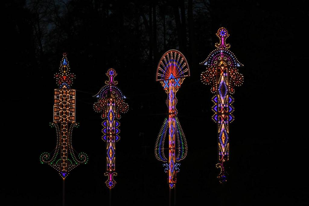 Ultime prove per le luci di Natale ai Giardini Estensi