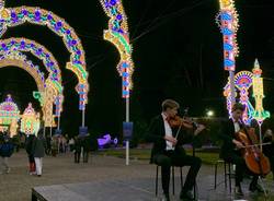 Un concerto agli archi di luce ai Giardini estensi