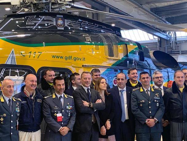 Alla sede Leonardo di Vergiate la consegna del primo Aw 169 Foc alla Guardia di Finanza