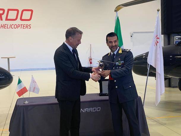 Alla sede Leonardo di Vergiate la consegna del primo Aw 169 Foc alla Guardia di Finanza