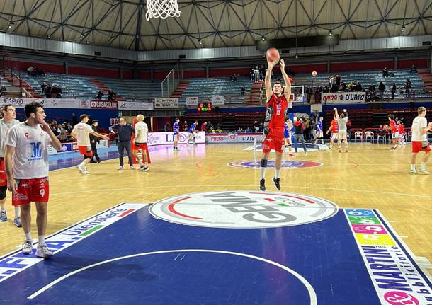 Basket: sfida tra Legnano e Montecatini 