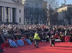 "Buon anno del coniglio a tutti", l'augurio dall'Arco della Pace di Milano 