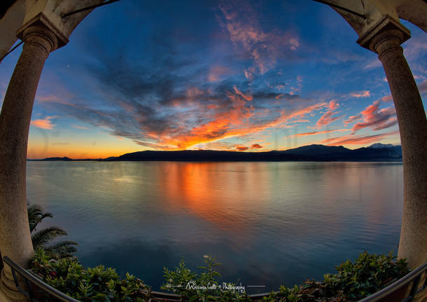 Un balcone verso il tramonto