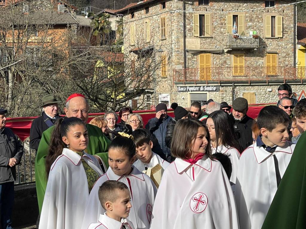 Il paese saluta il nuovo campanile