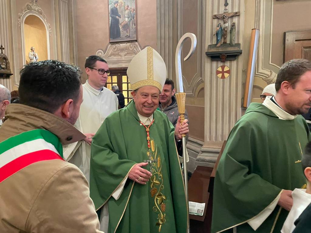 Il paese saluta il nuovo campanile
