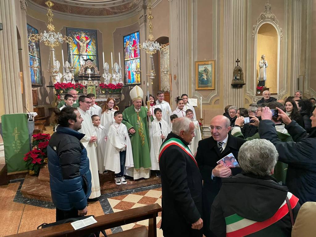 Il paese saluta il nuovo campanile
