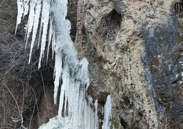 Arriva il gelo, lo spettacolo di ghiaccio in Valganna