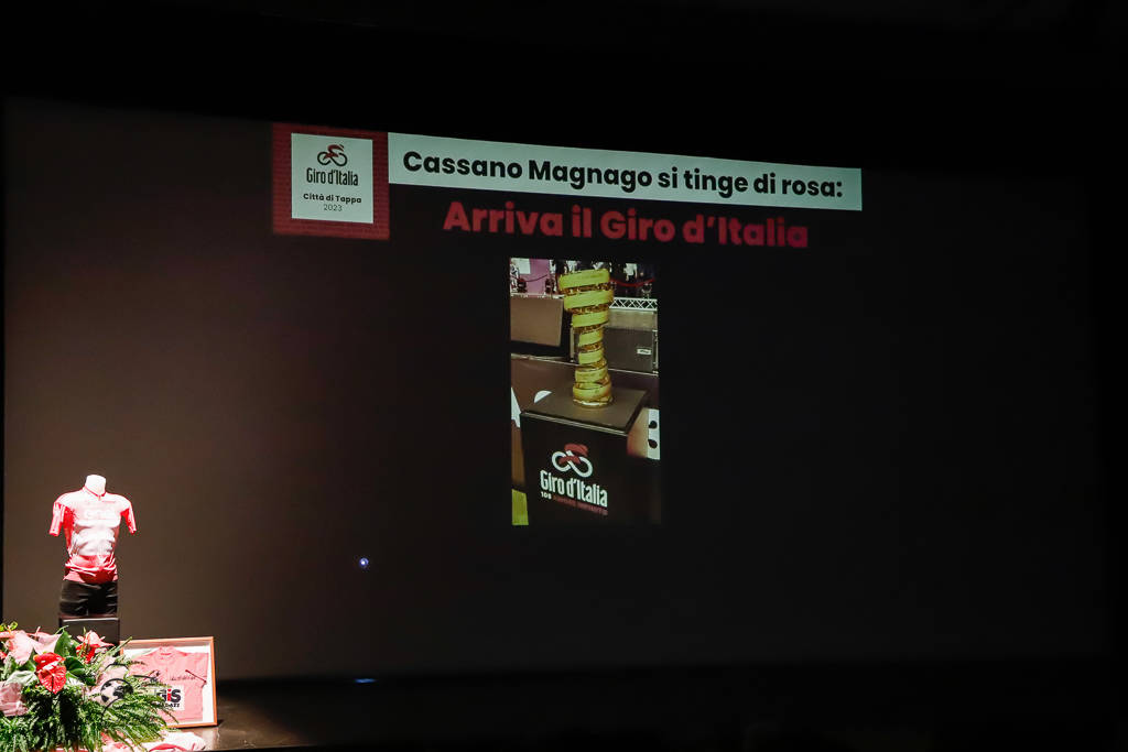 Cassano Magnago, la presentazione della tappa del Giro d\'Italia