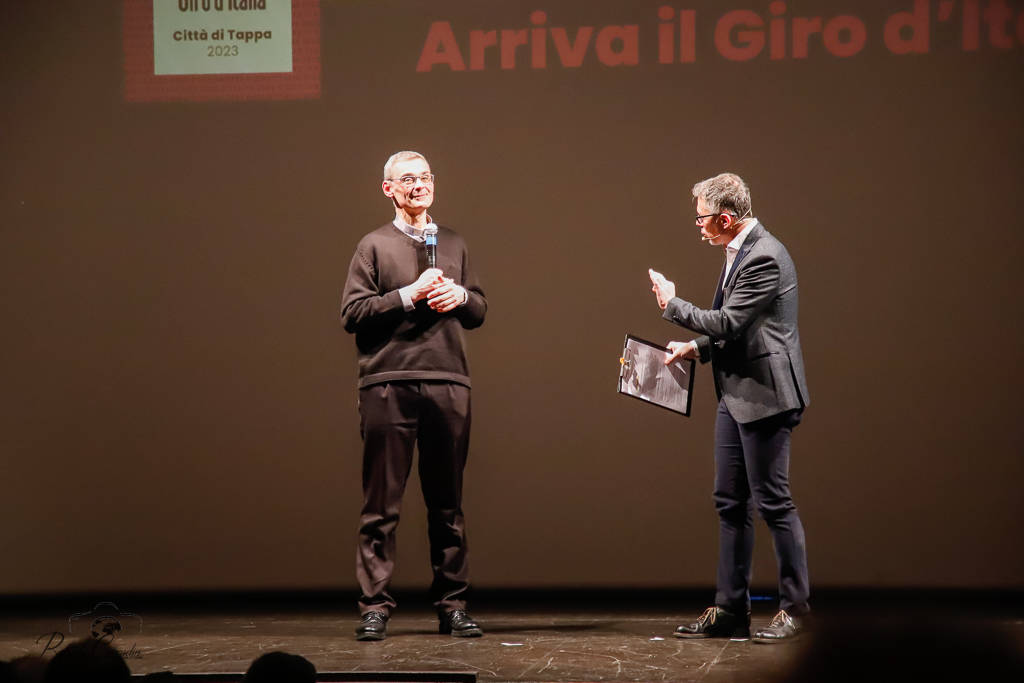 Cassano Magnago, la presentazione della tappa del Giro d\'Italia