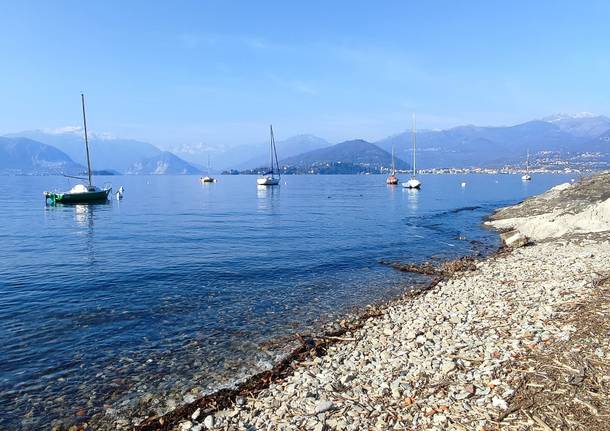 Da Cerro di Laveno si intravedono le isole Borromee