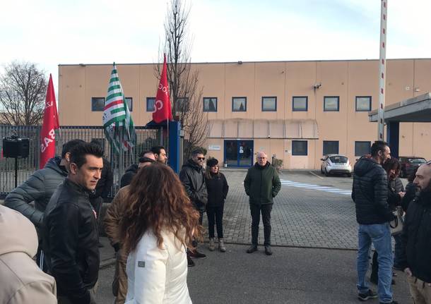 Entro gennaio l'avvio del licenziamento collettivo per i dipendenti della Nonwovens di Mozzate