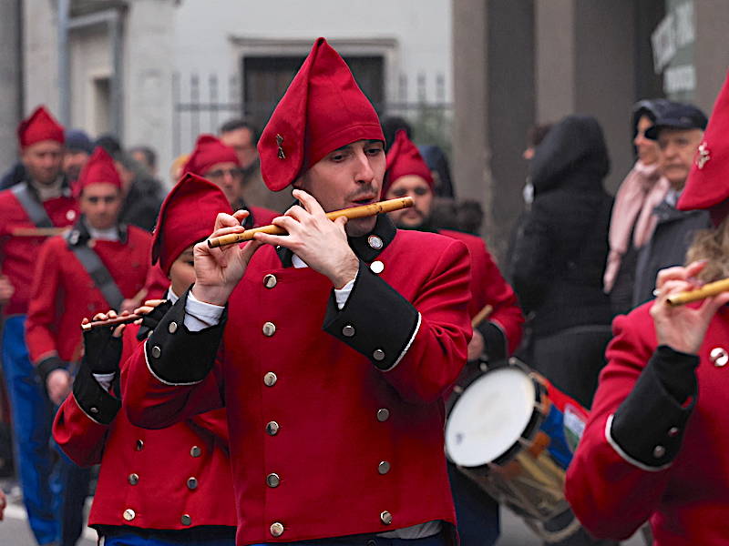 I volti della sfilata storica di sant'Antonio a Saronno