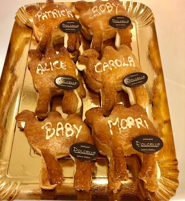 Il cammello di pasta sfoglia della pasticceria Dolcezze