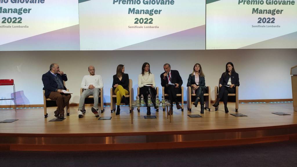 Il premio Giovane manager 2022 alla Leonardo di Vergiate