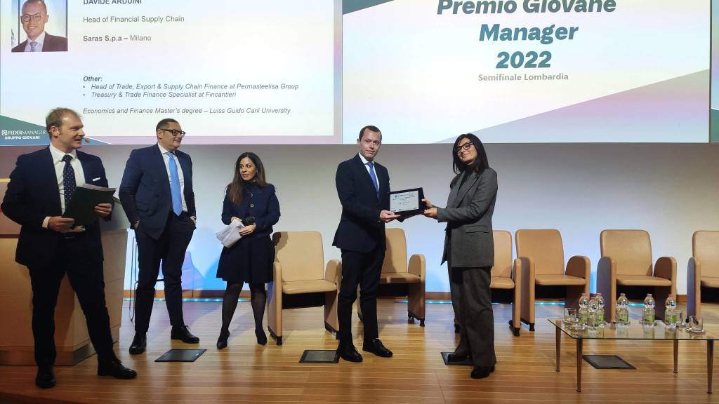 Il premio Giovane manager 2022 alla Leonardo di Vergiate